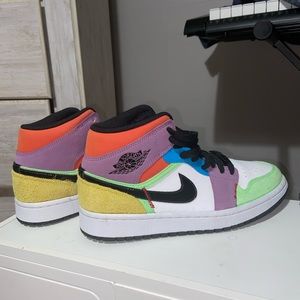 Jordan 1 Mid SE Multi-Color “lightbulb”